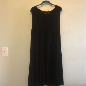 Black sleeveless dress